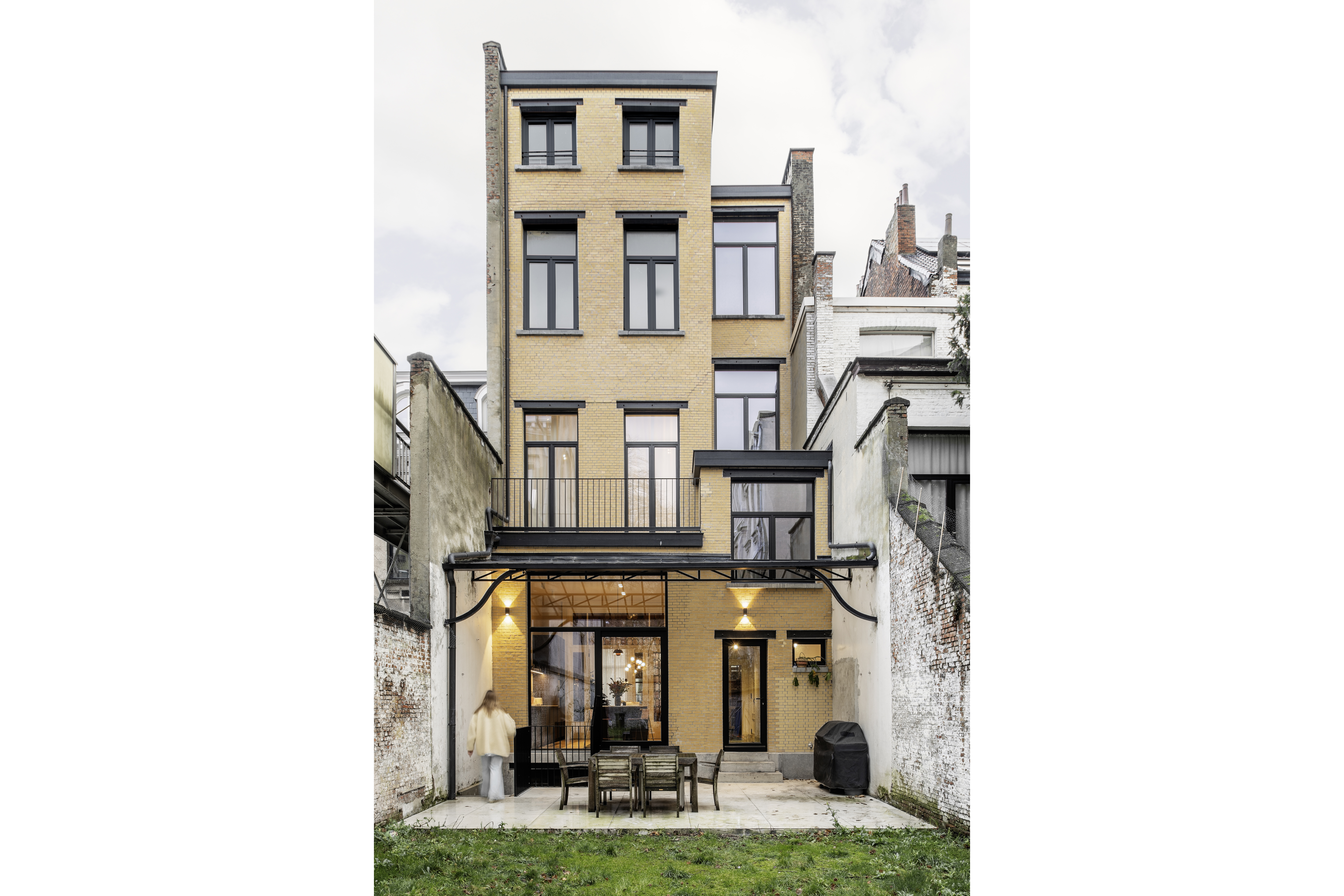 Project afbeelding voor RENOVATION OF A MANSION